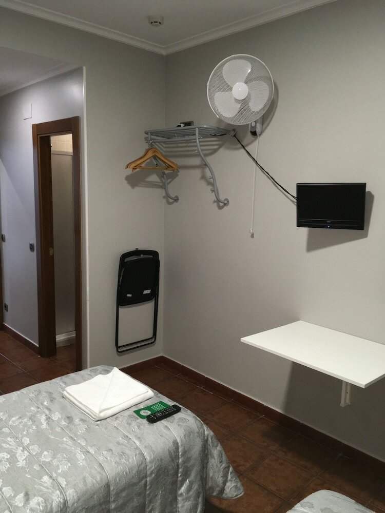 Фото Pensión La Bilbaina - Albergue Logroño