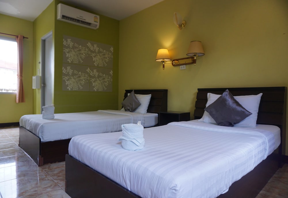 Фото Phoemphoon 2 Hotel