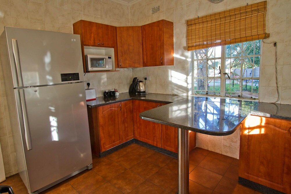 Фото Mose Street Apartments