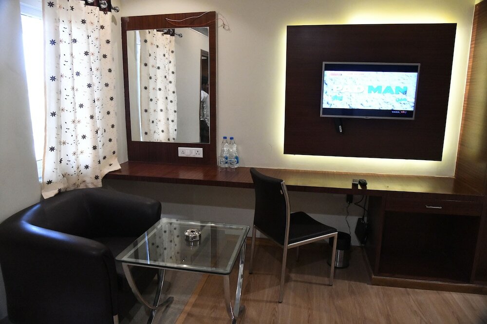 Фото Hotel Avalon Inn