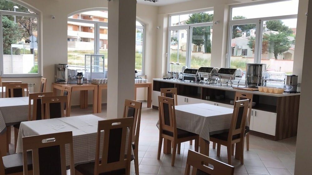 Фото Hotel Livadic