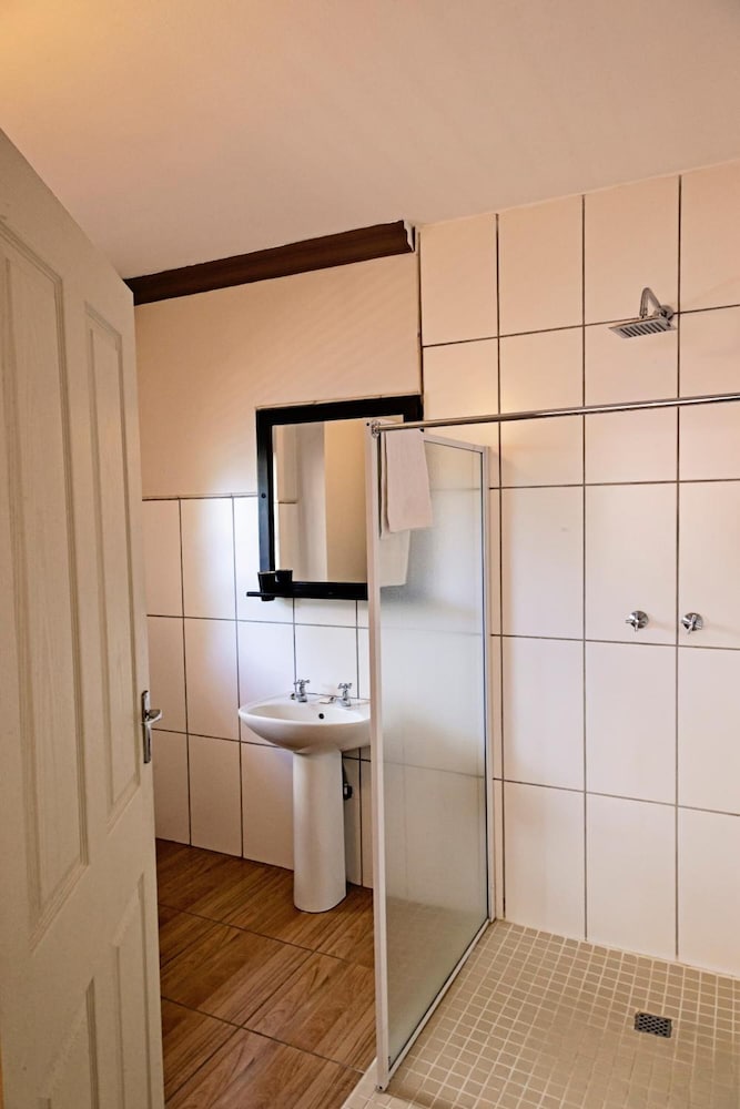 Фото B at Home Guesthouse Piet Retief