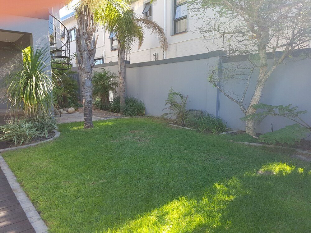 Фото Melkbosch Guesthouse