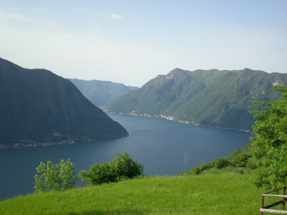 Фото Appartamento Vista Lago Red & Grey