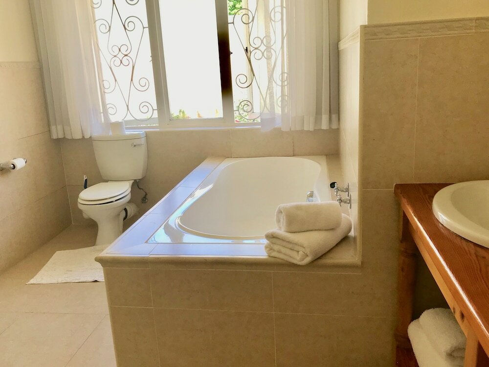 Фото Sundown Manor Guest House