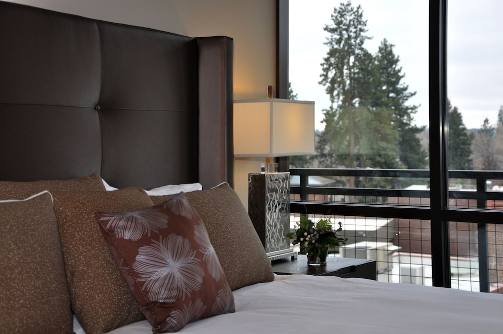 Фото The Oxford Hotel Bend