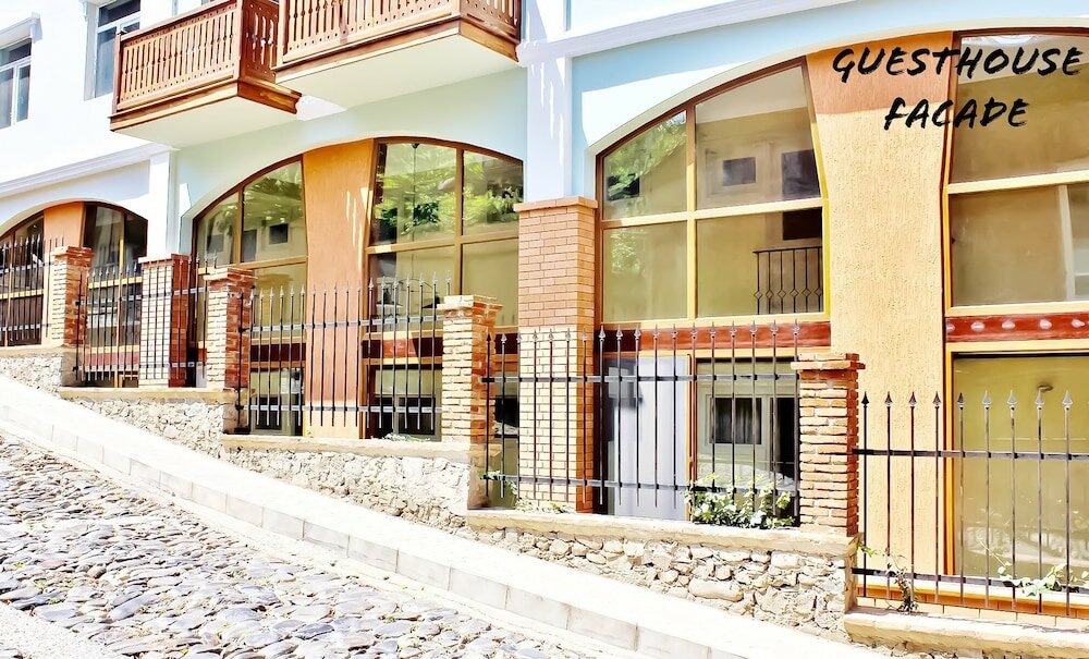 Фото Red Fox Guesthouse