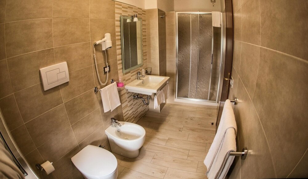 Фото Tourist Hotel