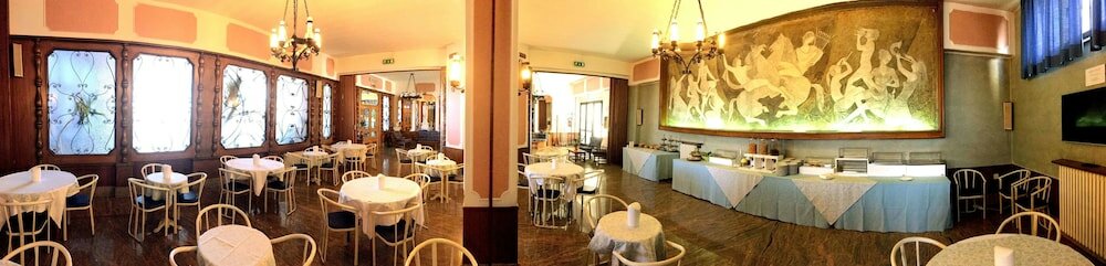 Фото Tourist Hotel