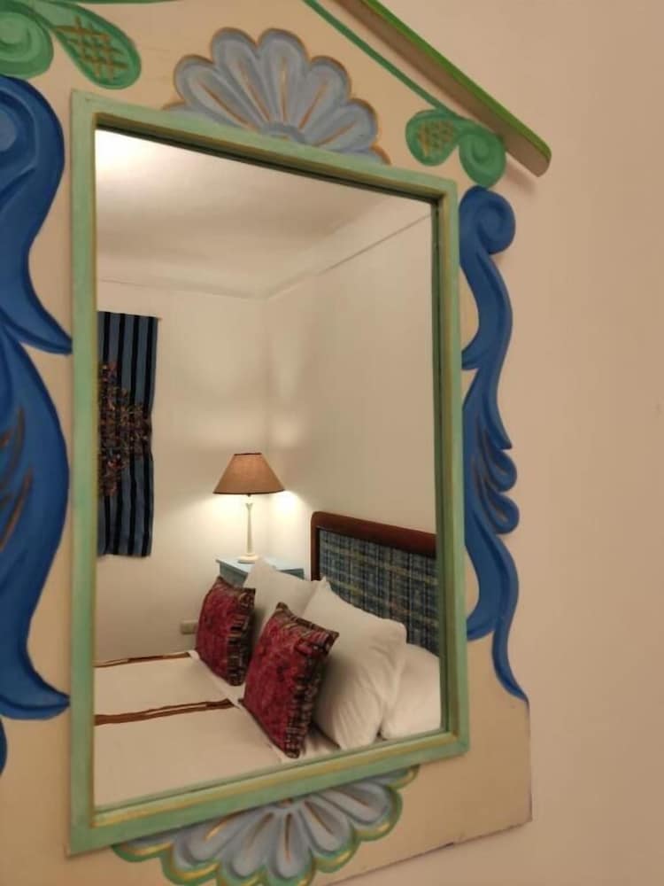 Фото Yellow House - Hostel