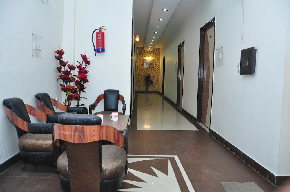 Фото Oyo 2042 Hotel New ss Residency