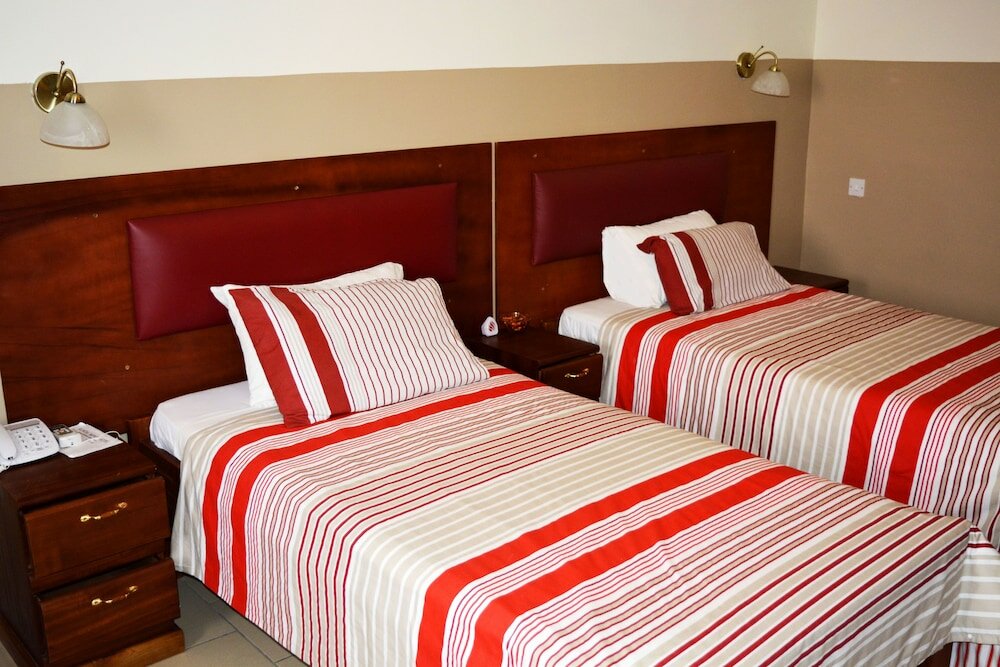 Фото Kunta Kinte