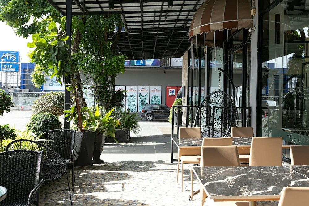 Фото Grand Ratchapruek Hotel