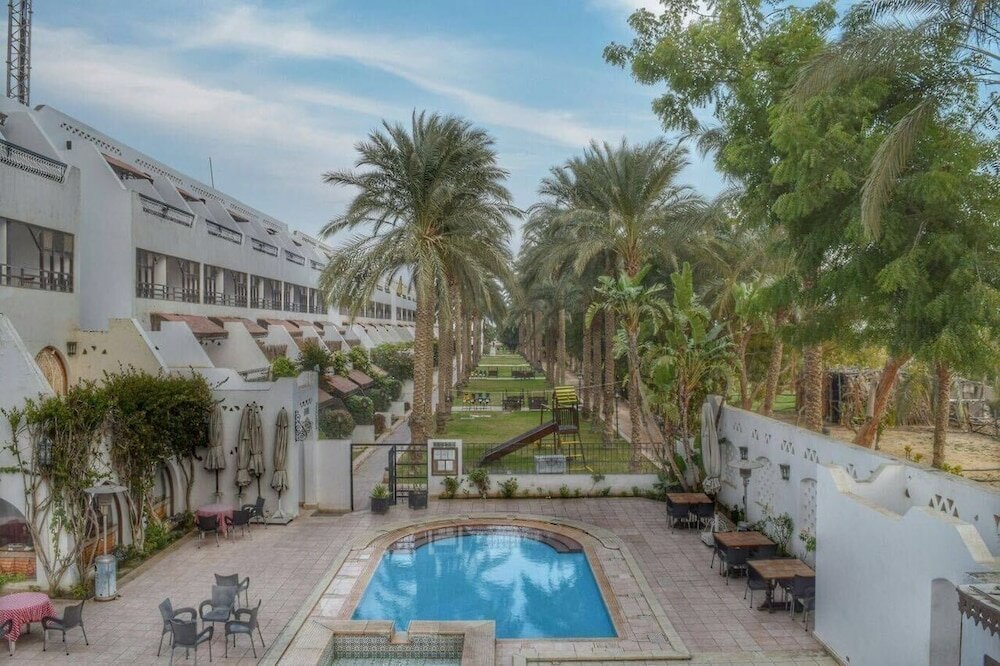 Фото Six Corners Resort