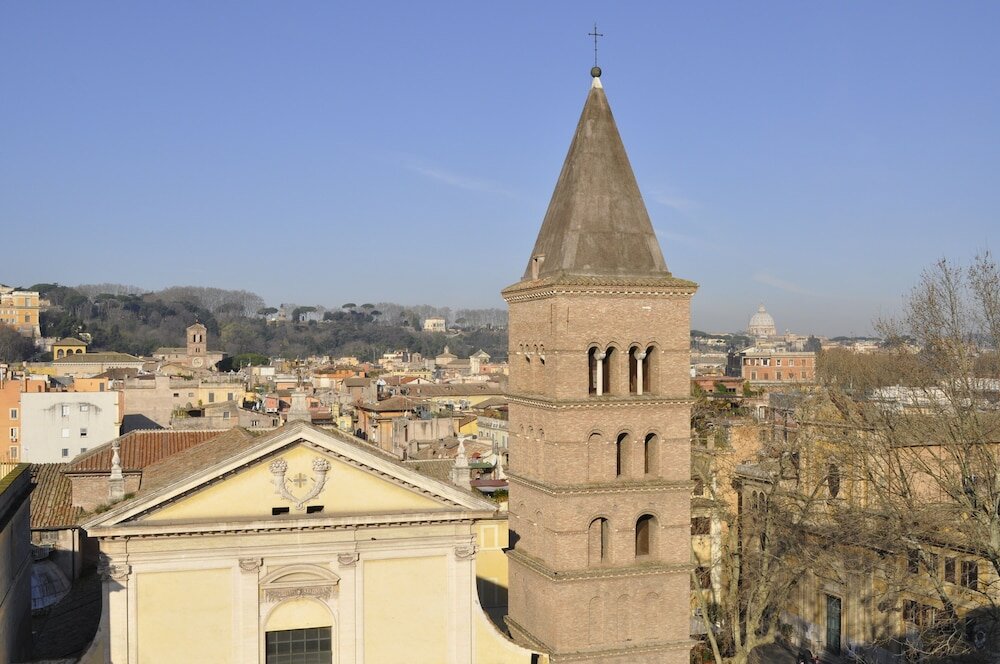 Фото Window on Rome