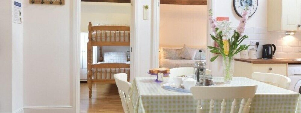 Фото Stable Oak Cottages