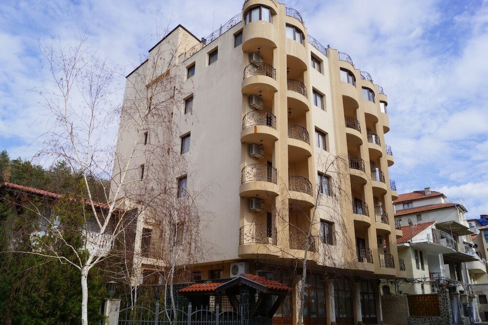 Фото отеля 1