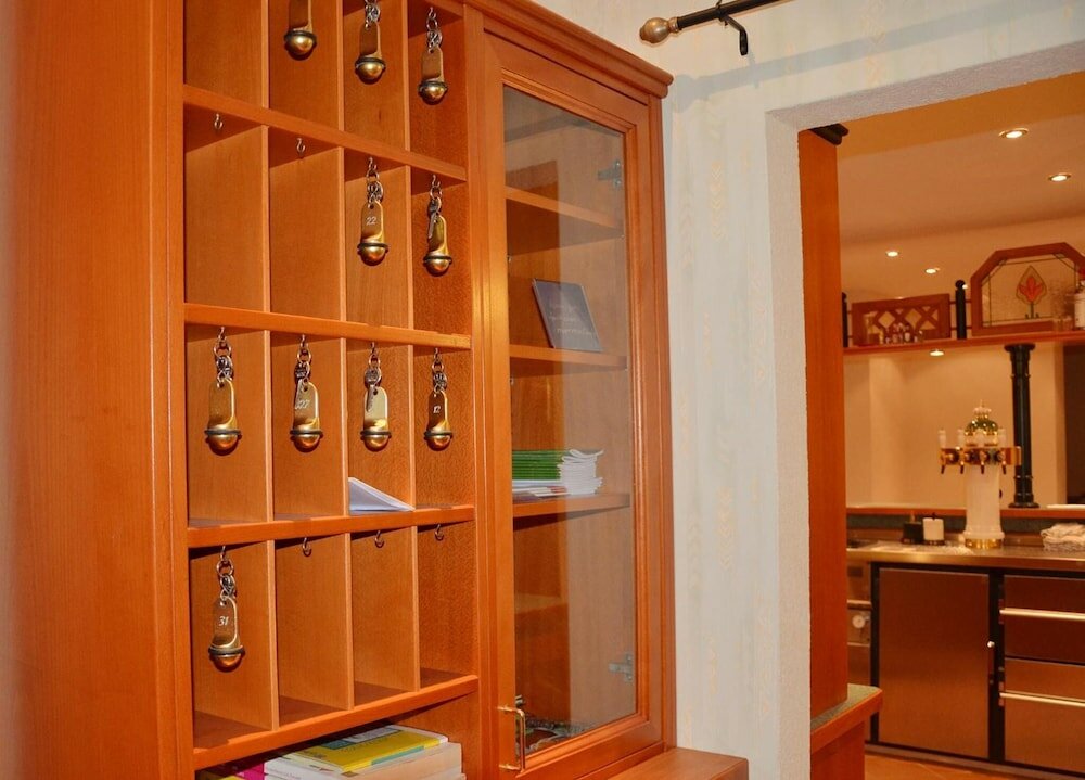 Фото Hotel Restaurant Zur Hallenburg