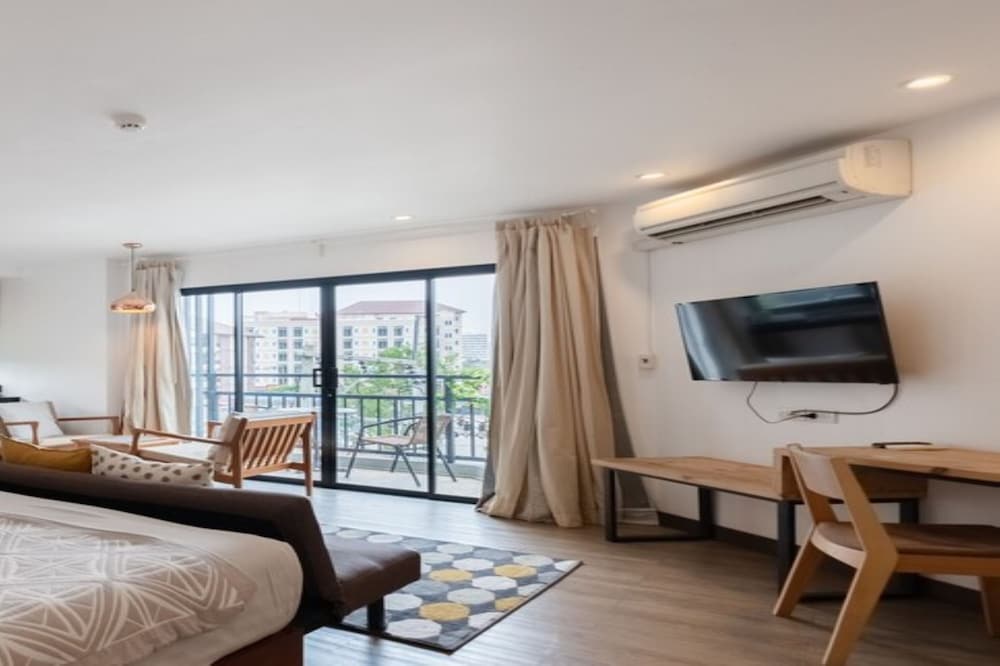 Фото The Corner Lodge