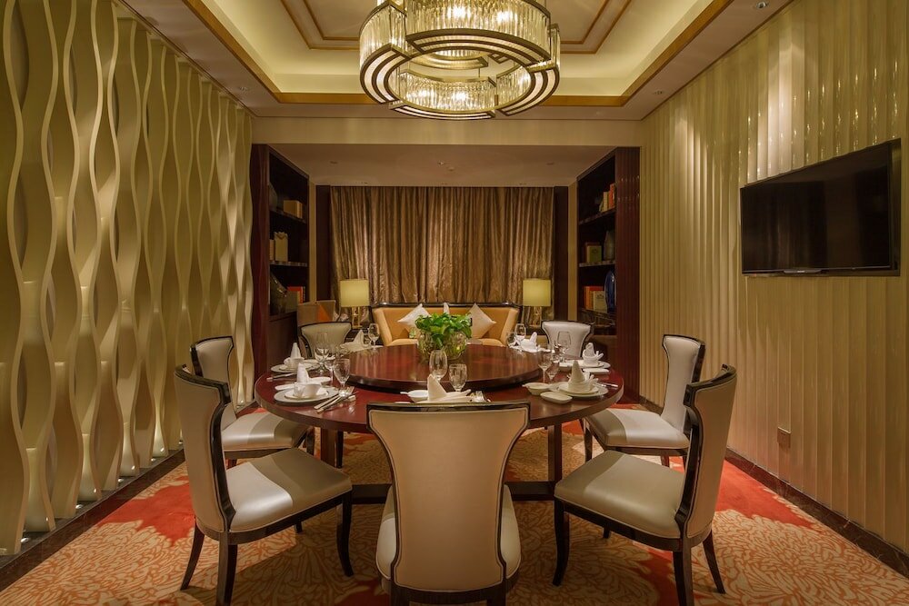 Фото Howard Johnson Jinyi Hotel Chongqing