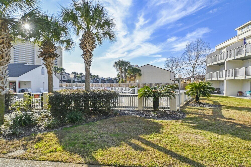 Фото Endless Summer E3 by Book That Condo