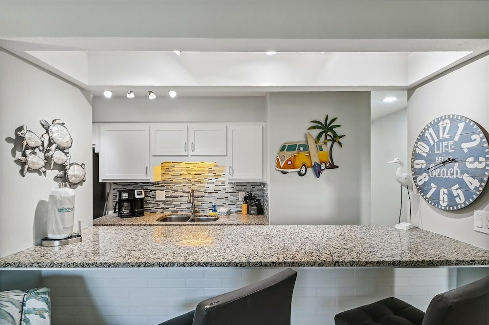 Фото Endless Summer E3 by Book That Condo