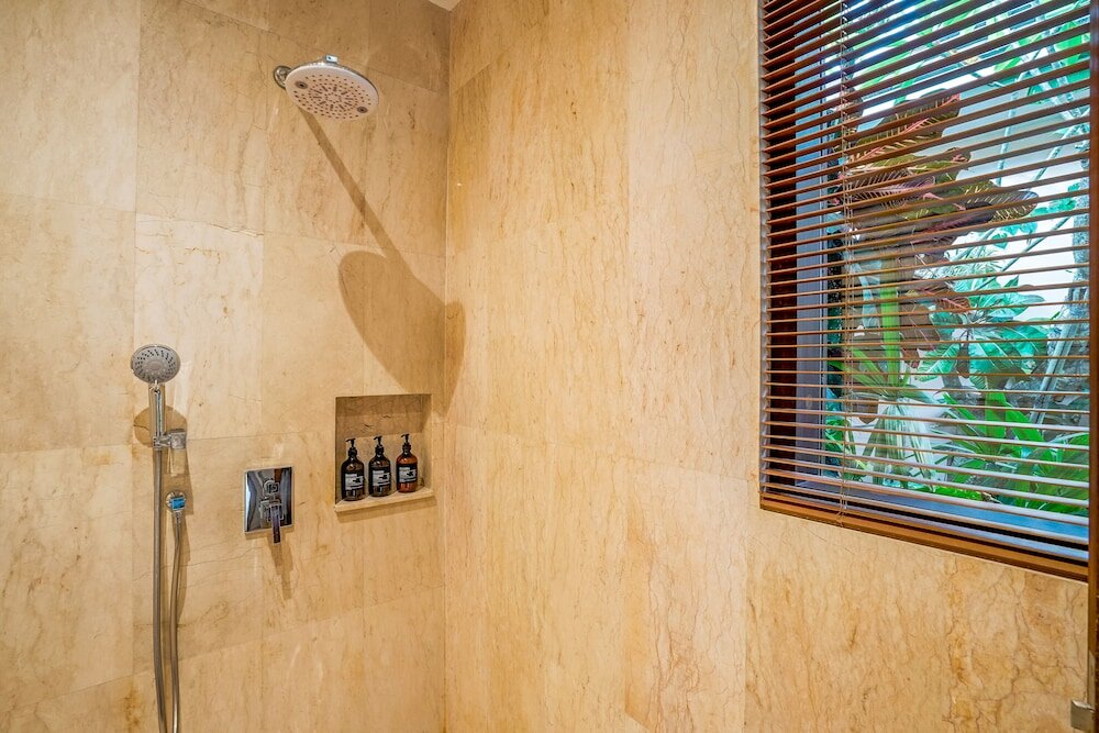 Фото Frangipani Villa Kuning At Berawa