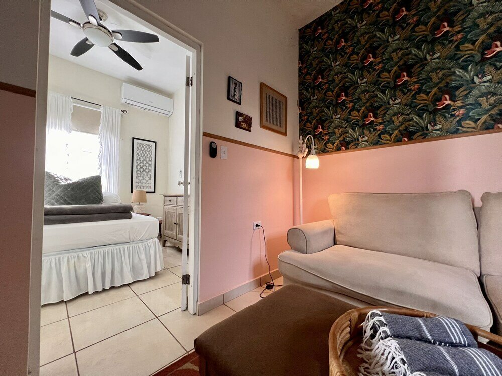 Фото Sonsoleá Host