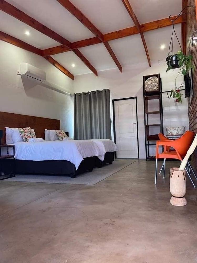 Фото Letlhakeng Park-Route Apartments