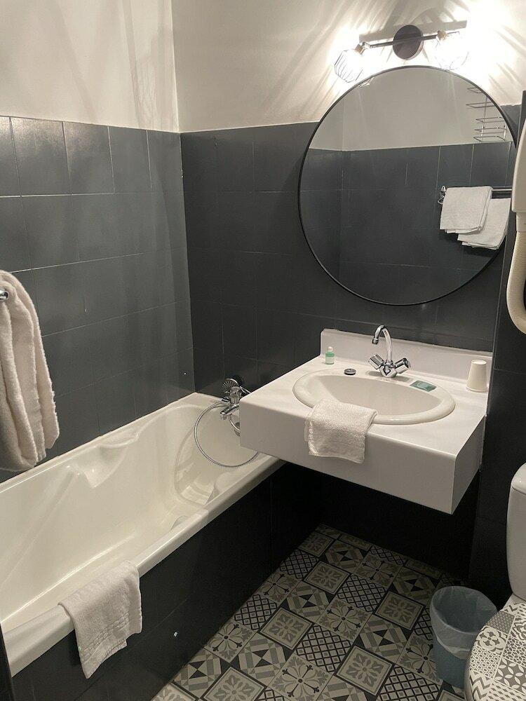 Фото Hotel Athéna