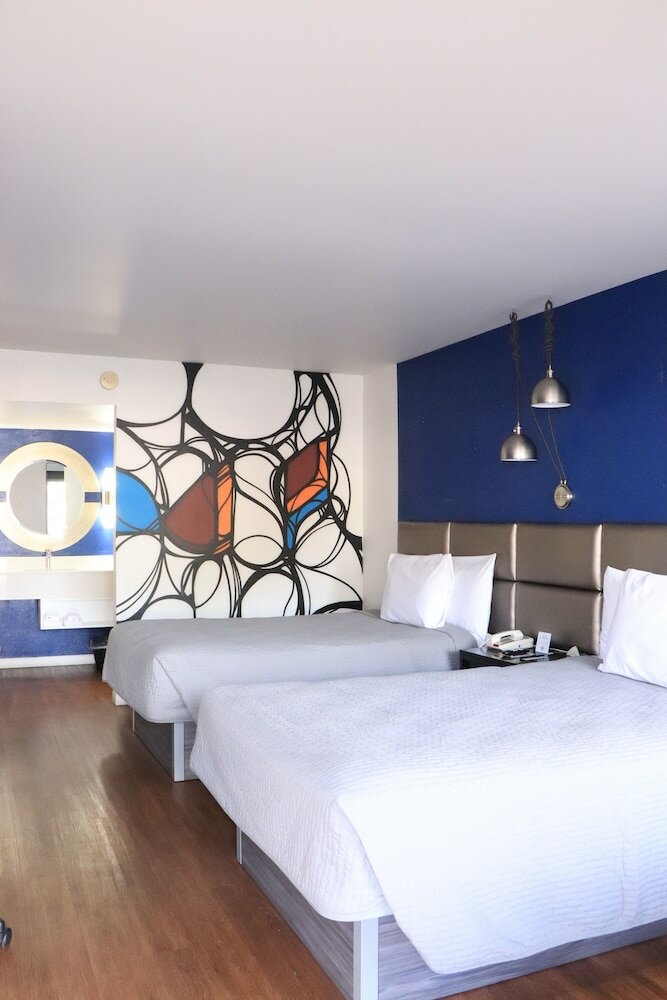 Фото University Inn