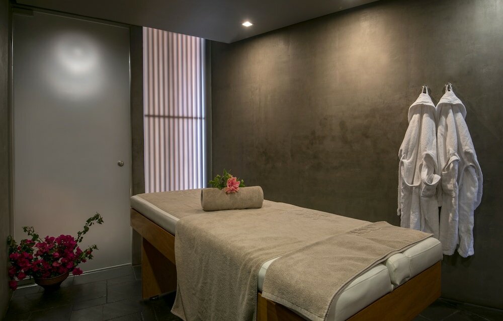 Фото Kinsterna Hotel