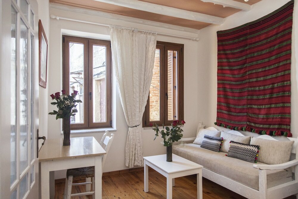 Фото Kasteli Suites