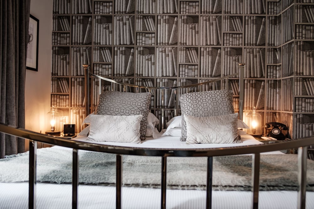 Фото The Bull Hotel