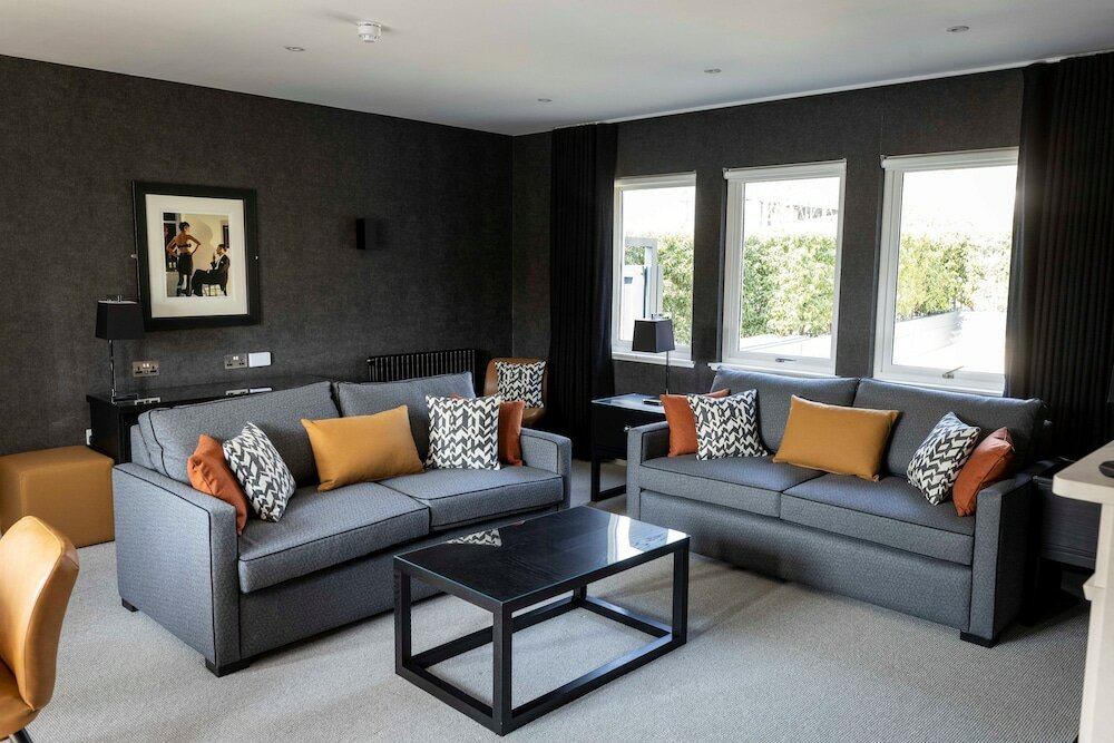 Фото The Chester Hotel