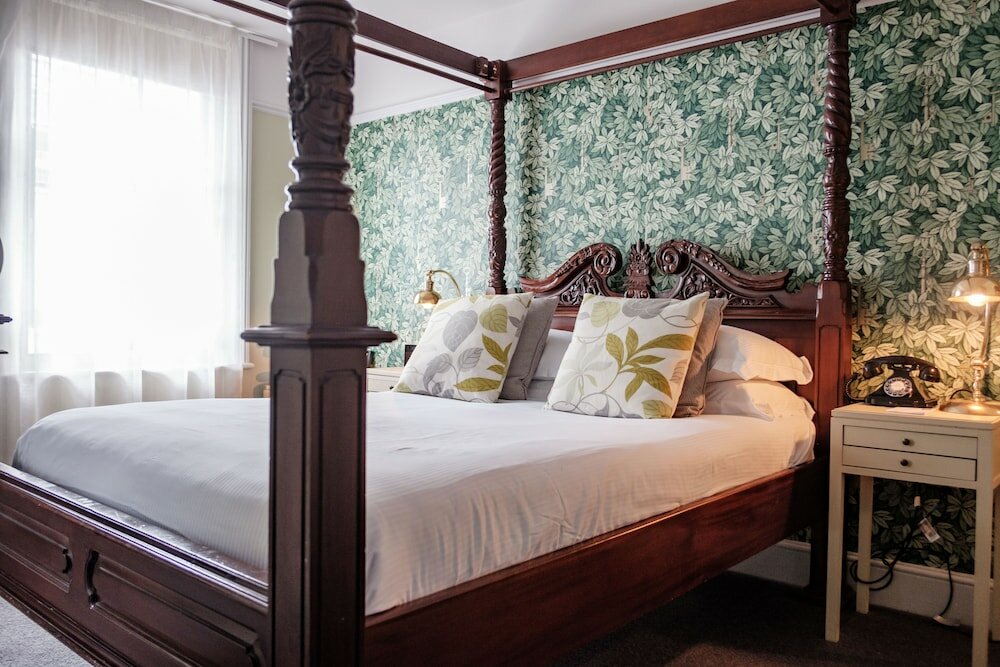 Фото The Bull Hotel