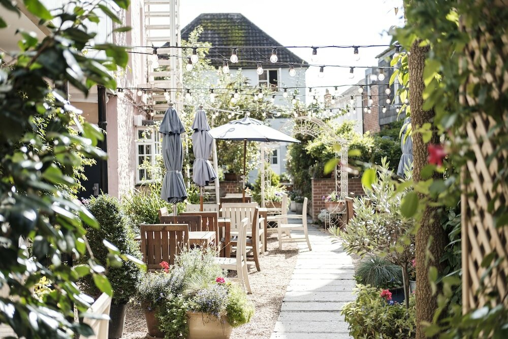 Фото The Bull Hotel