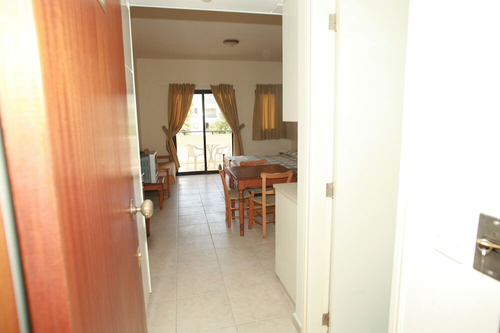 Фото New York Plaza Hotel Apartments