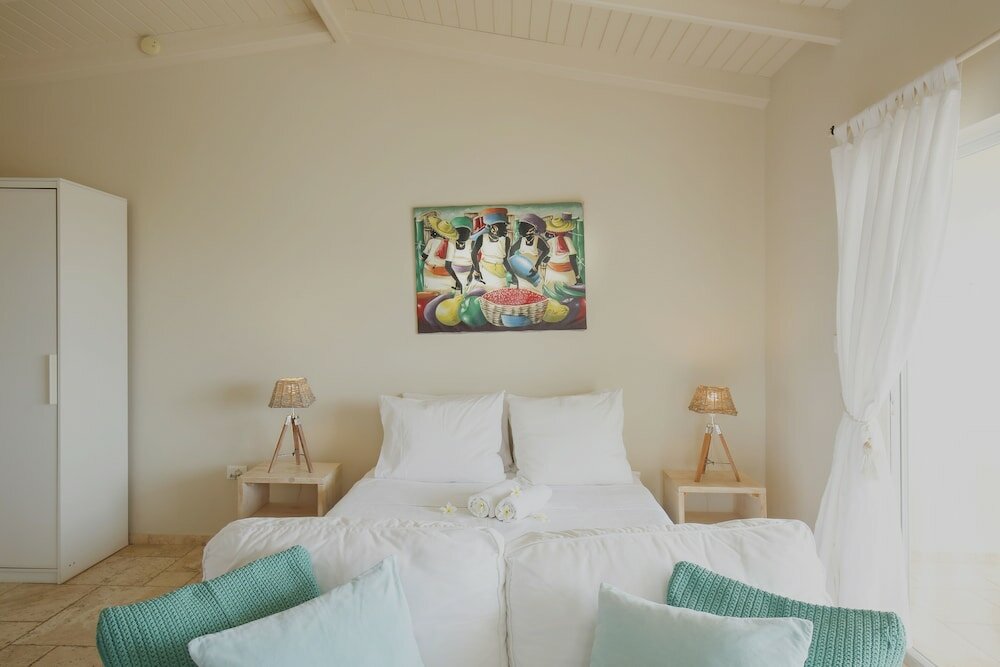 Фото Ocean Breeze Boutique Hotel & Marina