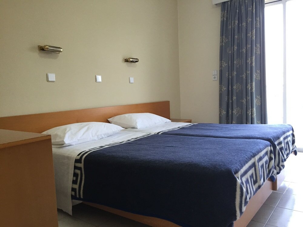 Фото Jasmine Hotel Apartments