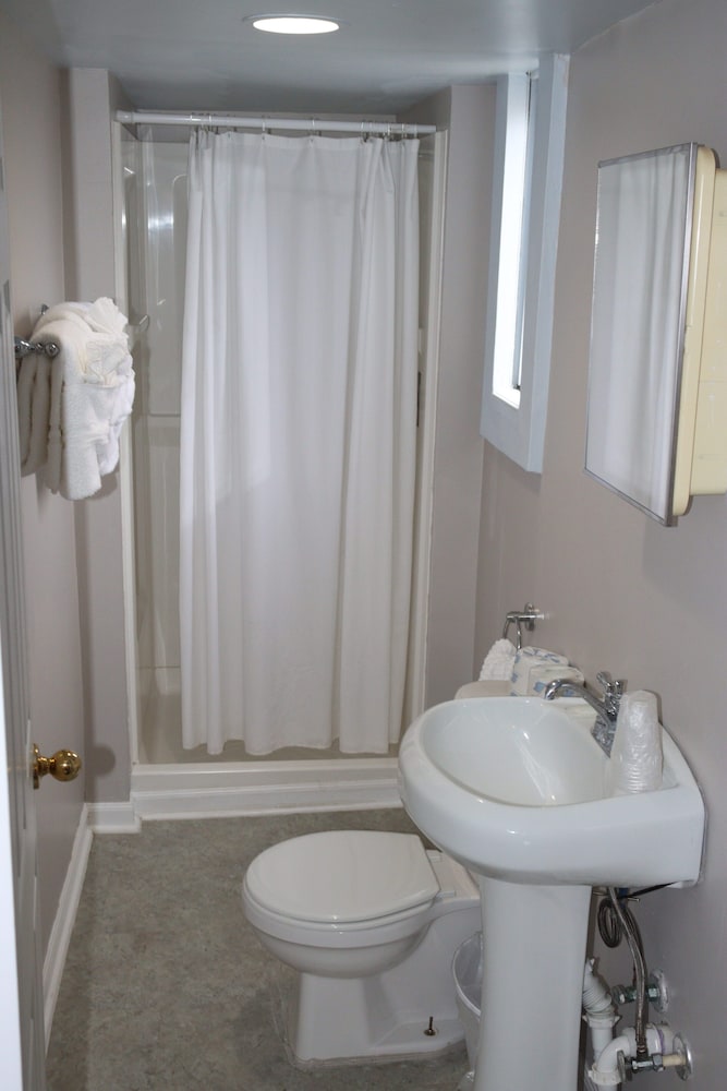 Фото The Burgundy Inn