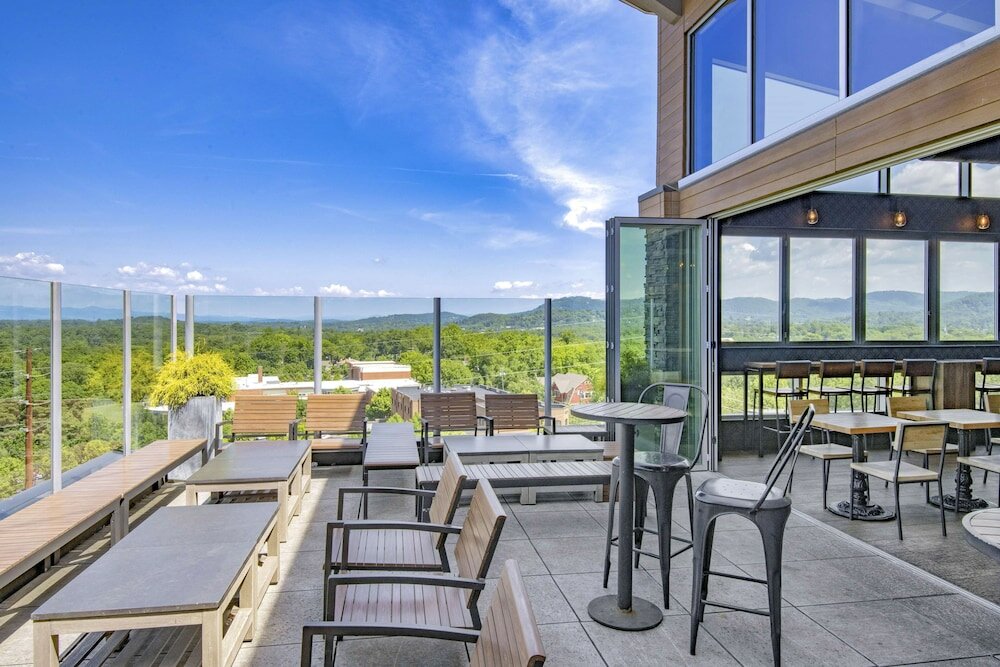 Фото DoubleTree by Hilton Asheville Downtown