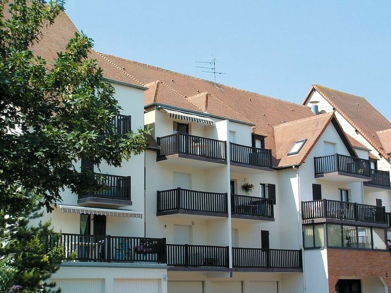 Гостиница Résidence Lagrange Vacances Cabourg в Кабуре
