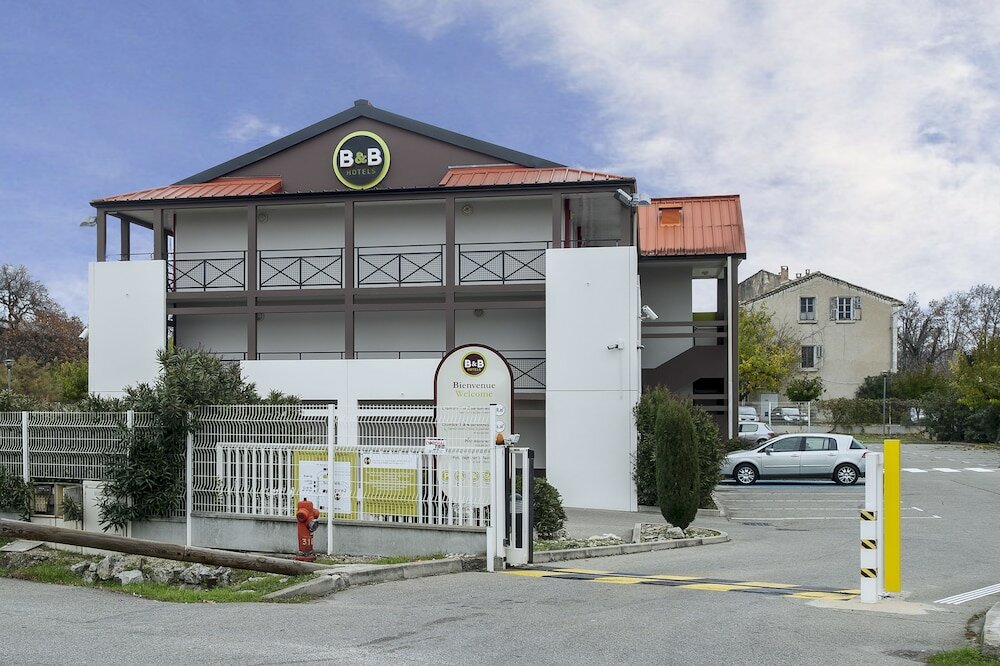 Фото B&b Hotel Avignon - 1