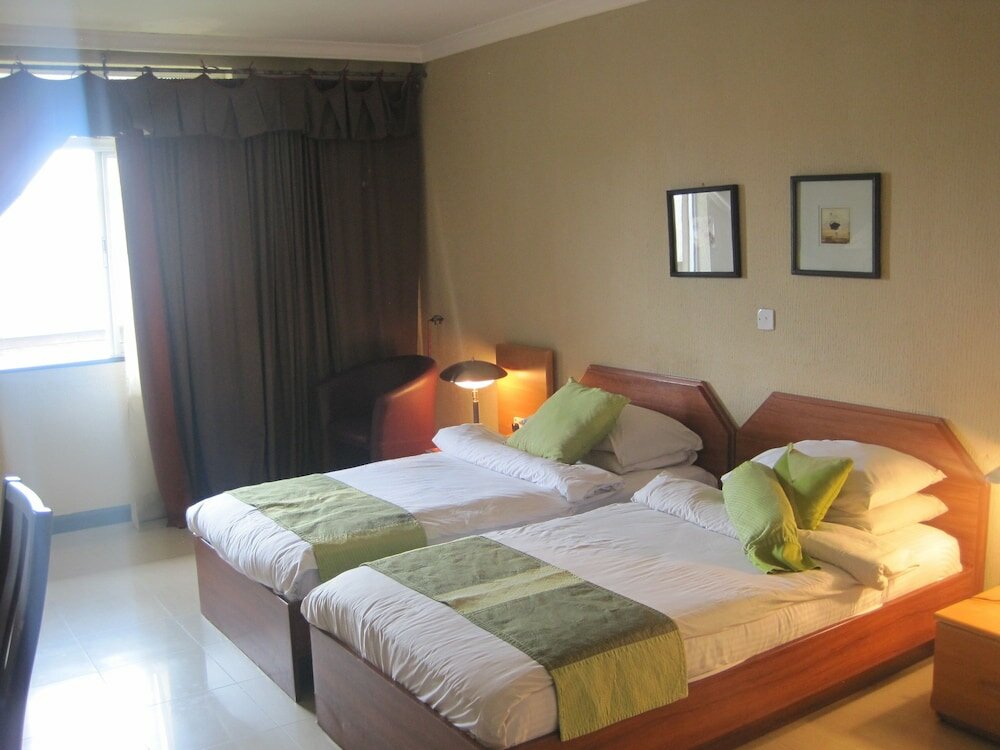 Фото Axari Hotel & Suites