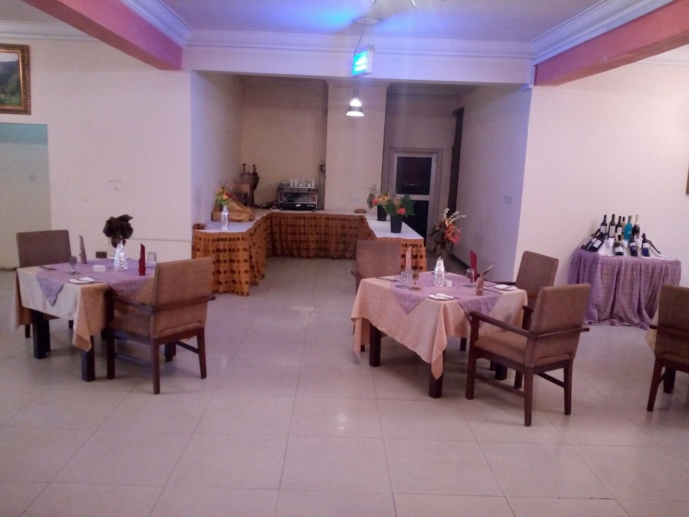 Фото Axari Hotel & Suites