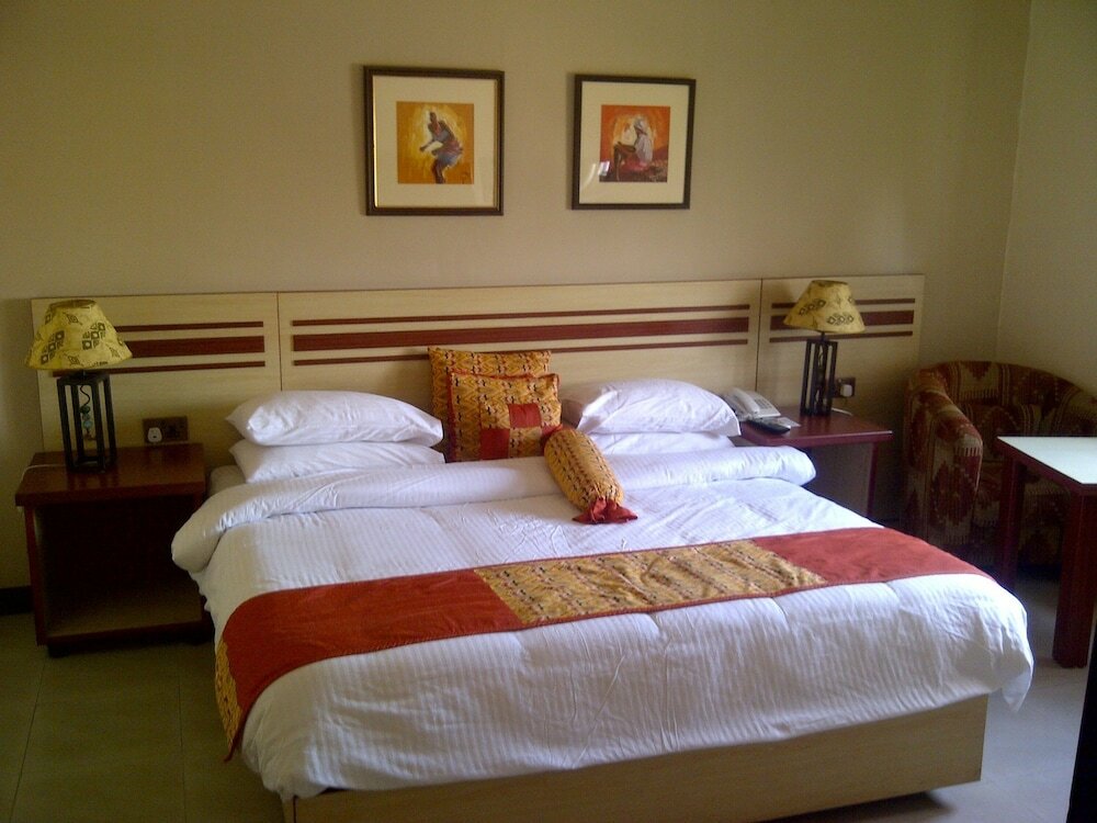 Фото Axari Hotel & Suites