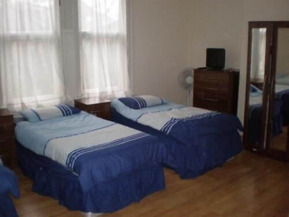 Фото 247London Studio Flats