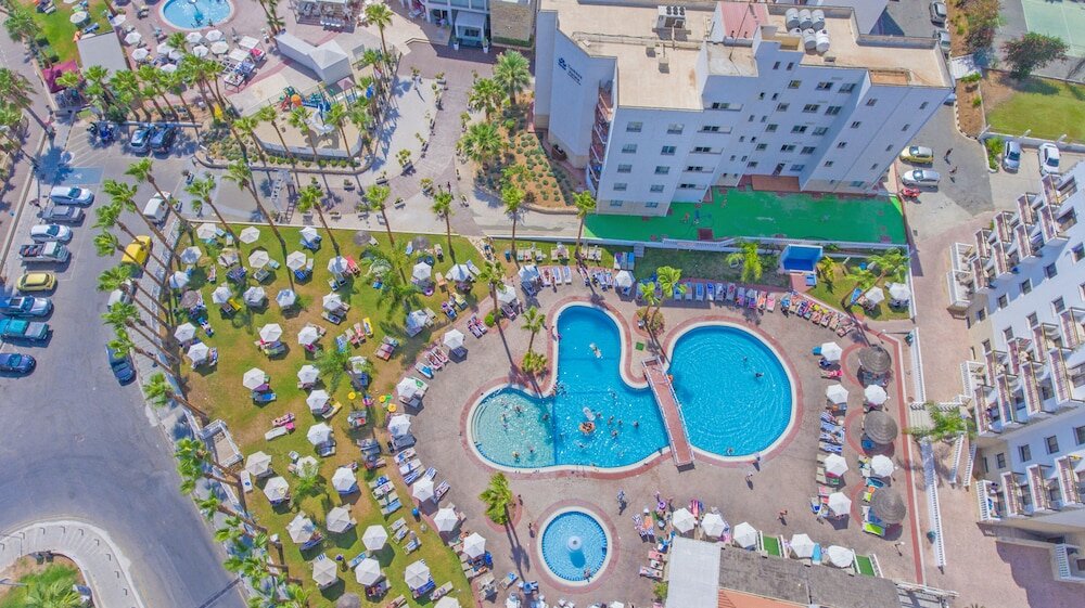 Фото Marlita Beach Hotel Apartments