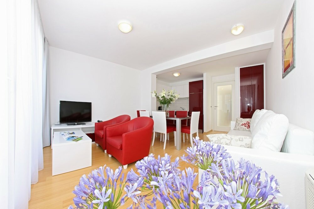 Фото Sunnyside Apartments Petrčane